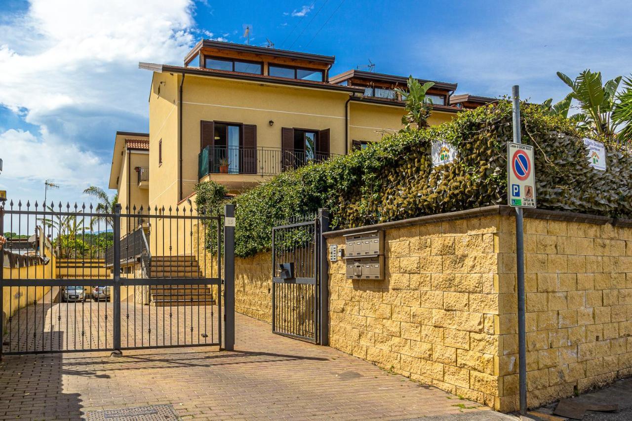 Villetta Desiderio Apartment Giardini Naxos Luaran gambar
